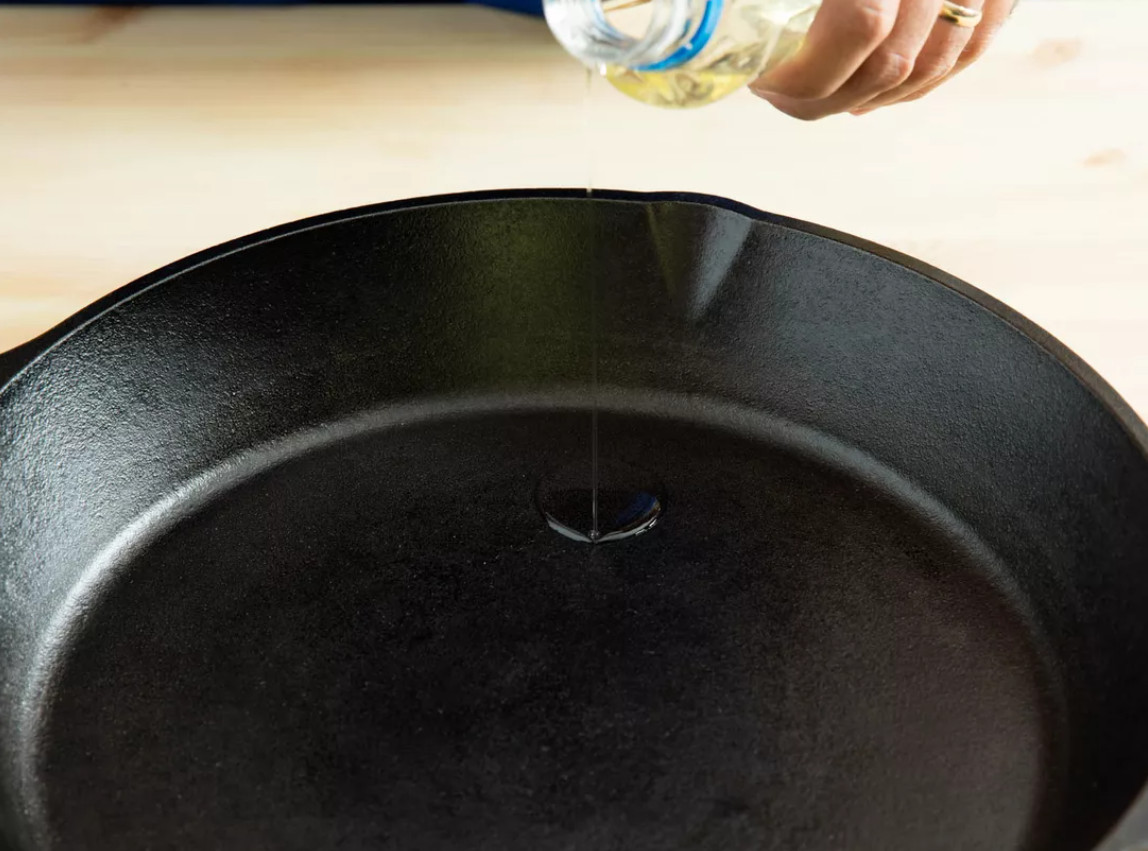 making pizza in cast iron pan manufacturers